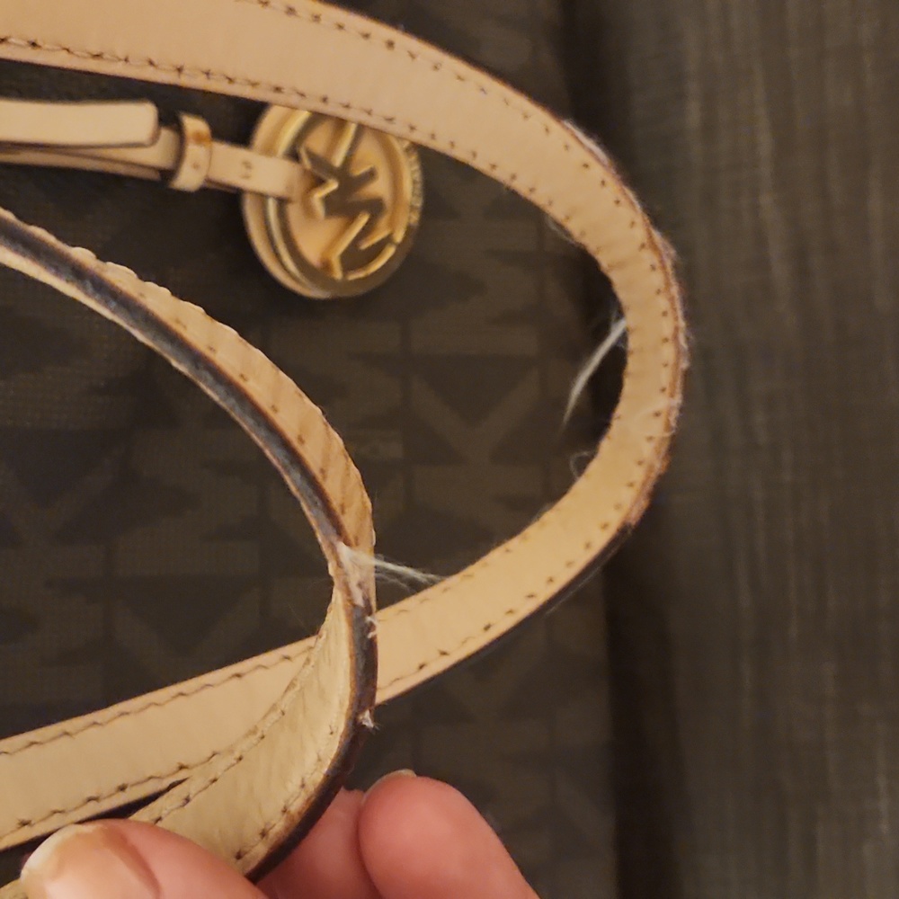 Purse - Picture 2 of 7